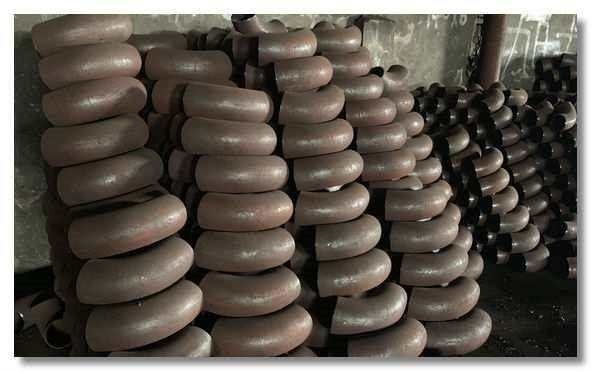 180度對(duì)焊彎頭生產(chǎn)廠家